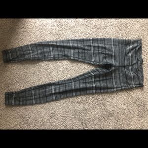 Lulu lemon workout leggings.